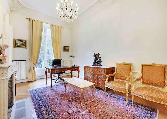 Apartment Elegant Roosevelt Paris