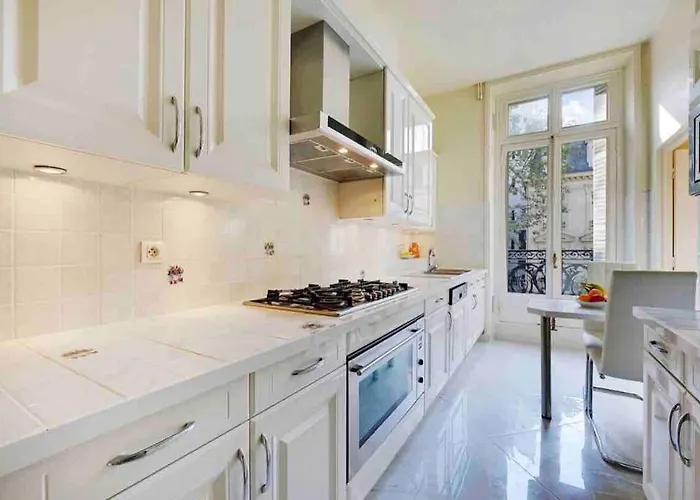 Elegant Roosevelt Apartment