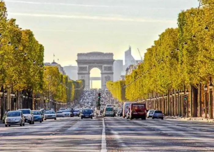 Grand Champs Elysees Apartament